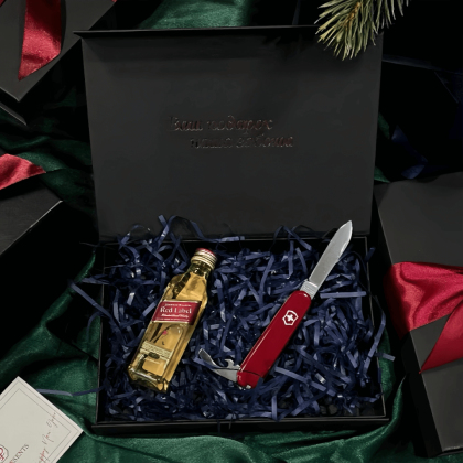 Gift Box Red Label + Victorinox